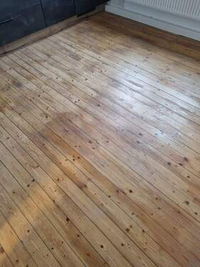 Holzboden in der Küche - Etagenwohnung mit 70,00 m² in Bad Staffelstein zur Miete