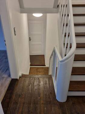 Blick von der Küche nach unten - 