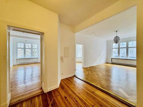 Eingang - Stilvolle Stuckaltbauwohnung nahe Lietzensee - viel Licht, beeindruckende Raumhöhe, BEZUGSFREI!