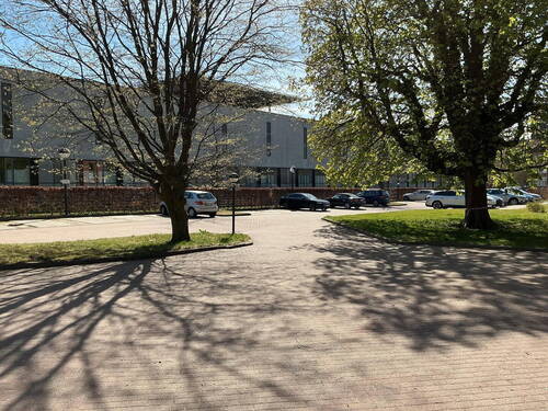 Nachbargebäude (Asklepios) - 