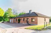 Vorderansicht - Hier werden Kinder groß...ohne rauf und runter! Bungalow mitten in Sörup