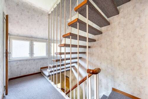 Treppenaufgang zum Spitzboden - 