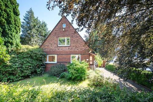 Straßenansicht - 5 Zimmer Einfamilienhaus zum Kaufen in Hamburg / Rahlstedt