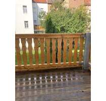 Kleine 2-Zimmerwohnung mit Laminat, Balkon und offener Küche in ruhiger Lage! - Roßwein