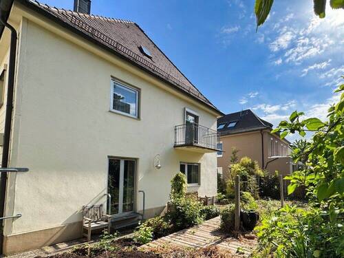 Ihr Stadthaus - 6 Zimmer Mehrfamilienhaus, Wohnhaus zum Kaufen in Regensburg