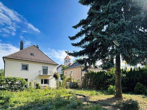 Blick vom Garten zum Haus - Mehrfamilienhaus, Wohnhaus mit 135,00 m&sup2; in Regensburg zum Kaufen