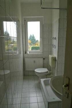 Bad/Dusche - Etagenwohnung mit 51,80 m&sup2; in Forst (Lausitz) zur Miete