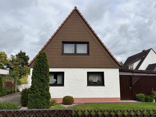 Hausansicht von d. Straße - 