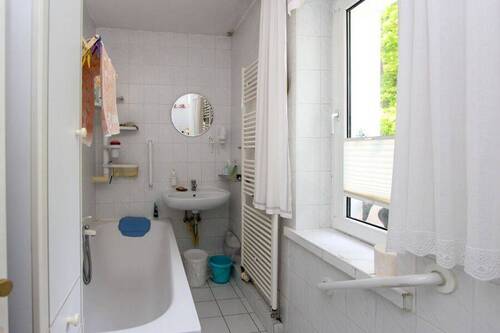 Badezimmer 1 Erdgeschoss - 