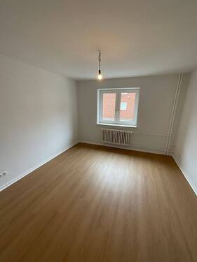 Wohnzimmer - 2,5 Zimmer Wohnung - 539,00&nbsp;EUR Kaltmiete, ca.&nbsp; 52,80&nbsp;m&sup2;&nbsp;Wohnfl&auml;che