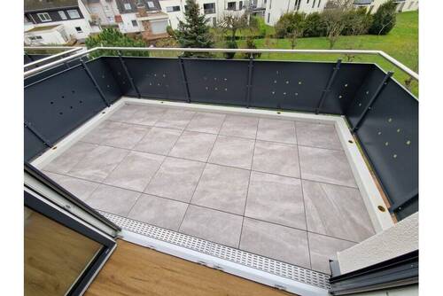 Wohnungseigener Balkon ca. 8 m² (o.Gew) - 