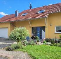 Für Eigennutzer und Anleger: MFH mit 3 Einheiten und Top-Potenzial in Höpfingen-Waldstetten