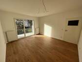 Wohnzimmer - 2 Zimmer Etagenwohnung in Essen