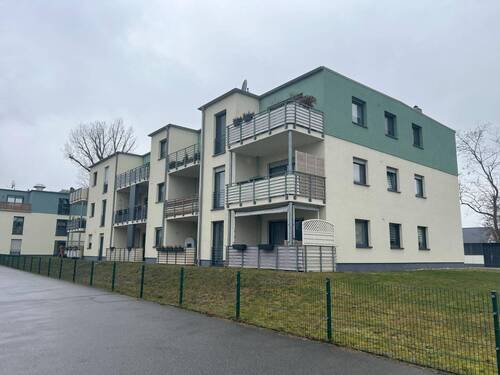 Haus Rückseite - 2 Zimmer Etagenwohnung in Bitterfeld-Wolfen