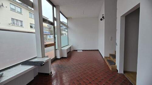 Eingang 1 - 8 Zimmer Mehrfamilienhaus, Wohnhaus in Heringen (Werra)