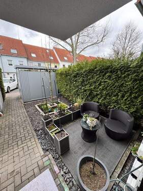 Vorgarten - Sitzbereich - 5 Zimmer Reihenmittelhaus in Nidderau