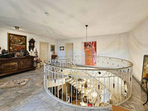 Galerie mit Zugang zum Balkon OG - 
