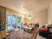 Zimmer mit Zugang zur Terrasse und Garten EG - 