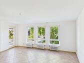 Bild 1 - Helle 2,5-Zimmer-Wohnung mit Balkon und Stellplatz - Wohnen im Grünen in Berlin-Mariendorf