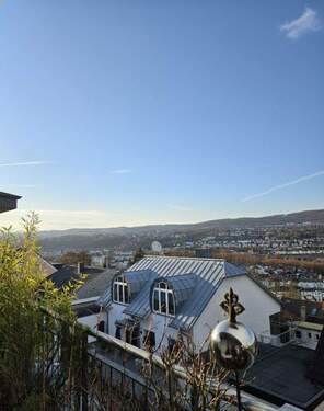 Bild 1 - Provisionsfrei: Rarität auf der Karthause - Real geteiltes Mehrfamilienhaus in exklusiver Lage