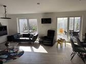 Wohnzimmer.jpg - 5 Zimmer Mehrfamilienhaus, Wohnhaus zur Miete in Erlangen