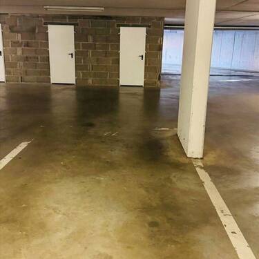 Tiefgaragenstellplatz mit Abstellraum - 