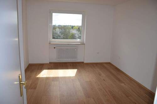 Schlafzimmer2 - 3 Zimmer Etagenwohnung in München