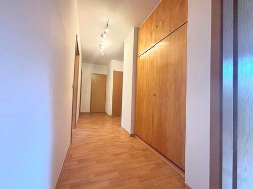 Flur - 3 Zimmer Etagenwohnung zum Kaufen in Bad Griesbach im Rottal
