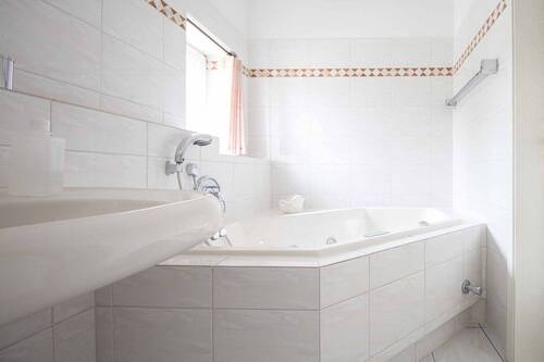 Badezimmer 1 DG II - 