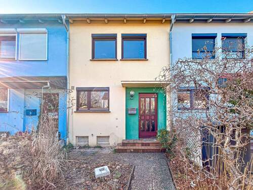 Außenansicht - 'KLEIN, FEIN, MEIN!' - CHARMANTES REIHENMITTELHAUS MIT POTENTIAL