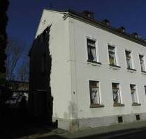 Größtenteils saniertes 3-Familienhaus mit Grundstück, Garage und Nebengebäude in ruhiger Stadtlage von Netzschkau zu ...