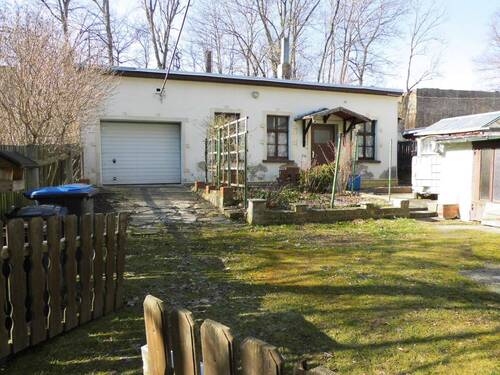 DSCI3502 - Mehrfamilienhaus, Wohnhaus in Netzschkau