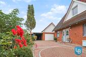 Hauseingang, Garage und Carport - 7 Zimmer Einfamilienhaus zum Kaufen in Blekendorf Kaköhl
