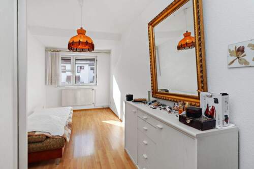 2. Schlaf- / Kinderzimmer - 