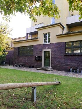 Hausansicht - 2 Zimmer Etagenwohnung zur Miete in Dresden