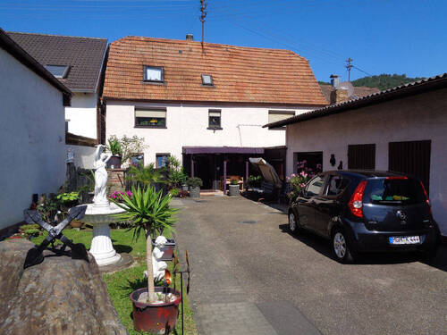 Hausansicht von der Straße - 