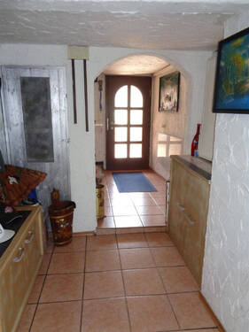 Der Eingangsbereich - 6 Zimmer Einfamilienhaus zum Kaufen in Wertheim-Mondfeld