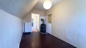 vielseitig nutzbares Zimmer im Obergeschoss mit Kamin - 