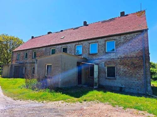 Gesamtansicht - 9 Zimmer Mehrfamilienhaus, Wohnhaus in Wiek