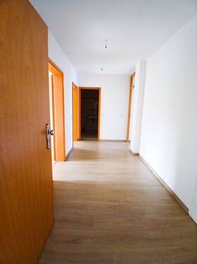 Flur.jpg - Etagenwohnung mit 80,00 m&sup2; in Leipzig zur Miete