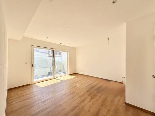 Wohnzimmer - 2 Zimmer Etagenwohnung zur Miete in Ingolstadt