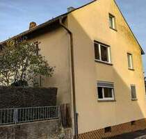 Großzügiges Zweifamilienhaus mit ausgebautem DG, 10 Zimmer, 2 Garagen - ideal für Mehrgenerationen - Burggrumbach