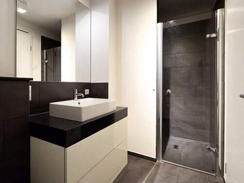 Gästebadezimmer - Etagenwohnung mit 128,30 m² in Köln zur Miete