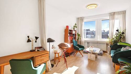 Heller, ruhiger Büroraum (19 m²) in exklusiver Bürogemeinschaft - Heller 19 m² Büroraum in Münchens Toplage am Marienplatz