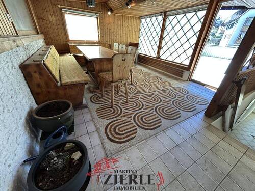 15_Überdachte Sitzmöglichkeit - 