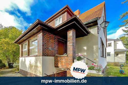 Hausansicht - Ruhe, Raum und Natur-Einfamilienhaus mit großem Grundstück