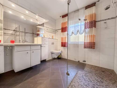 Badezimmer Erdgeschoss - 