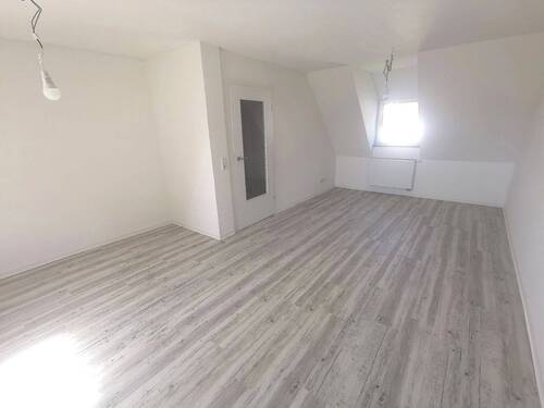 Wohnzimmer - Moderne 2-Zimmer-Wohnung in Lüdenscheid mit idealer Anbindung