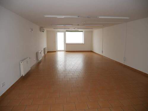 Verkaufsraum - 2 Zimmer Gewerbeobjekt (Büro, Produktion, Verkauf) zur Miete in Coswig