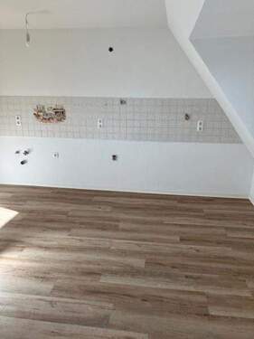 HuDamKü - Etagenwohnung mit 63,00 m&sup2; in Reichenbach zur Miete